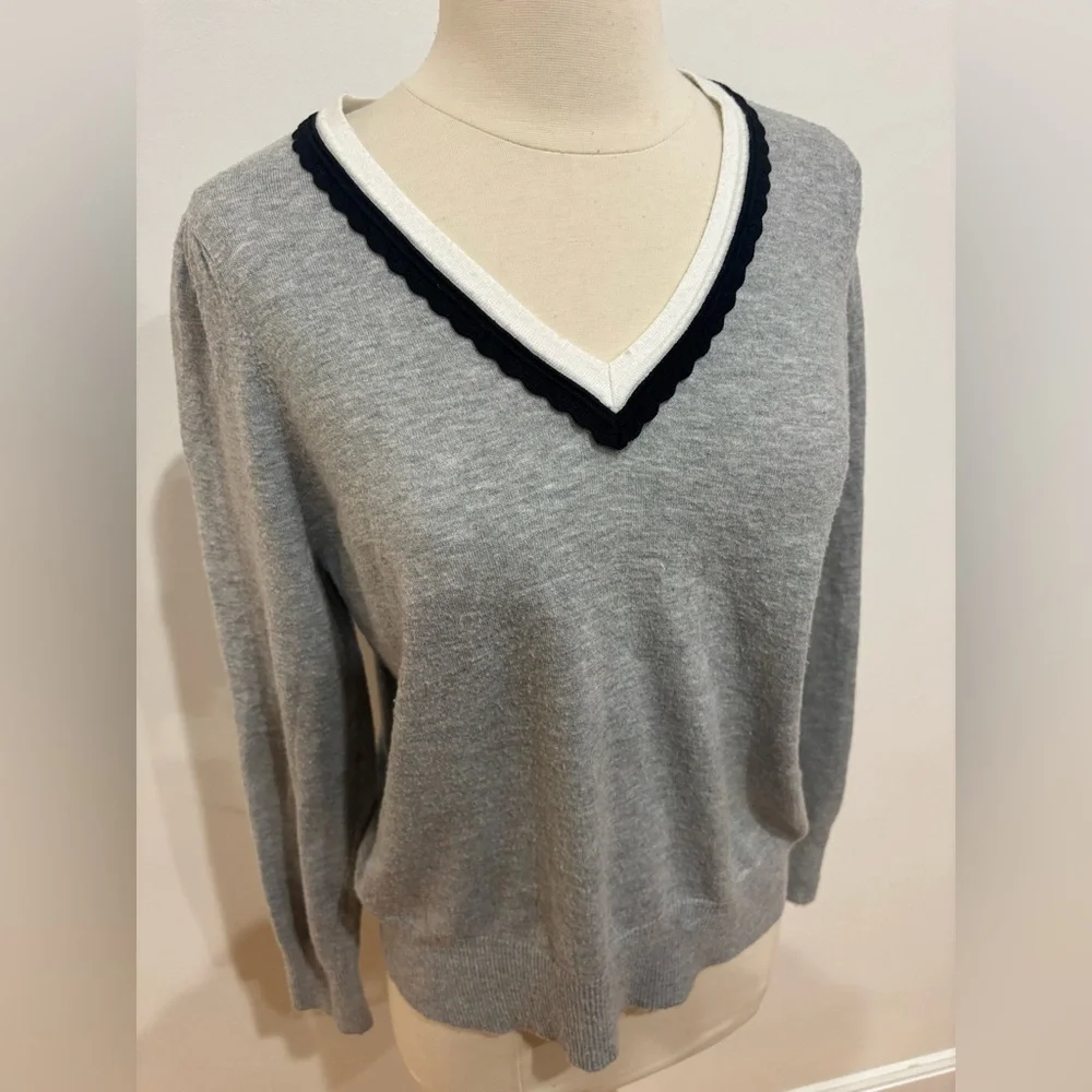 CeCe Deep V Contrast Trim Sweater, Size: S - Picture 8 of 12